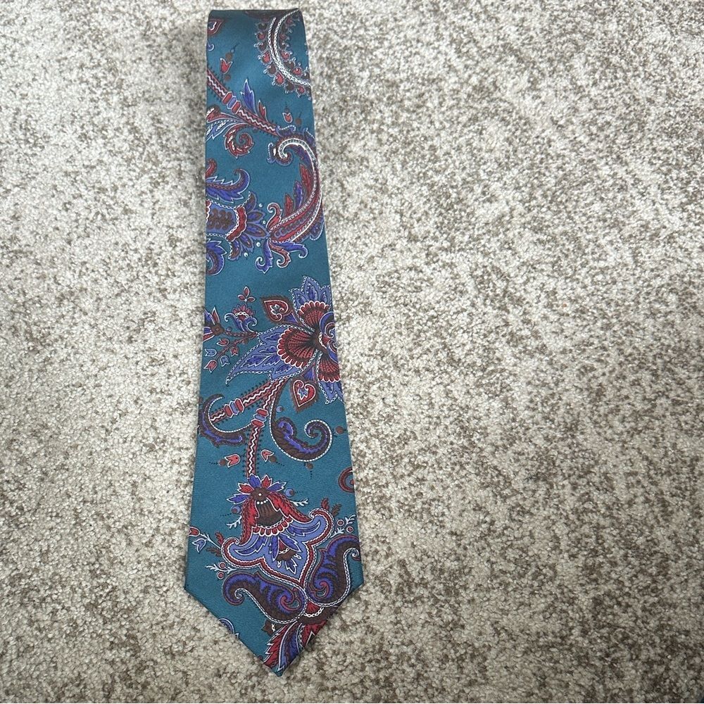 Giorgio Armani Silk Paisley Tie